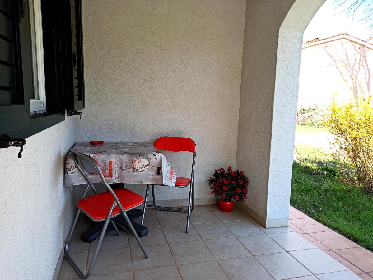 Apartman Dora PUY Exterior foto