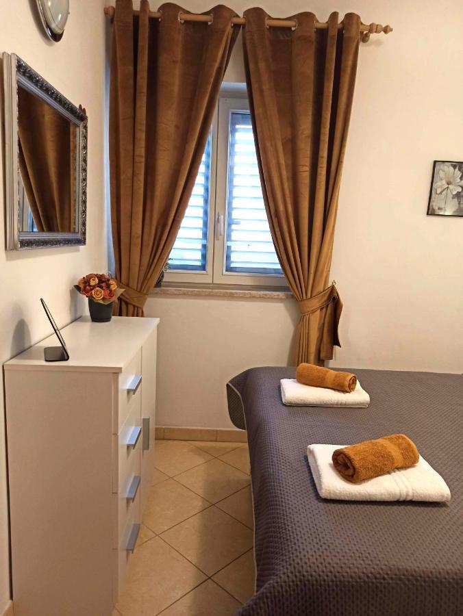 Apartman Dora PUY Exterior foto