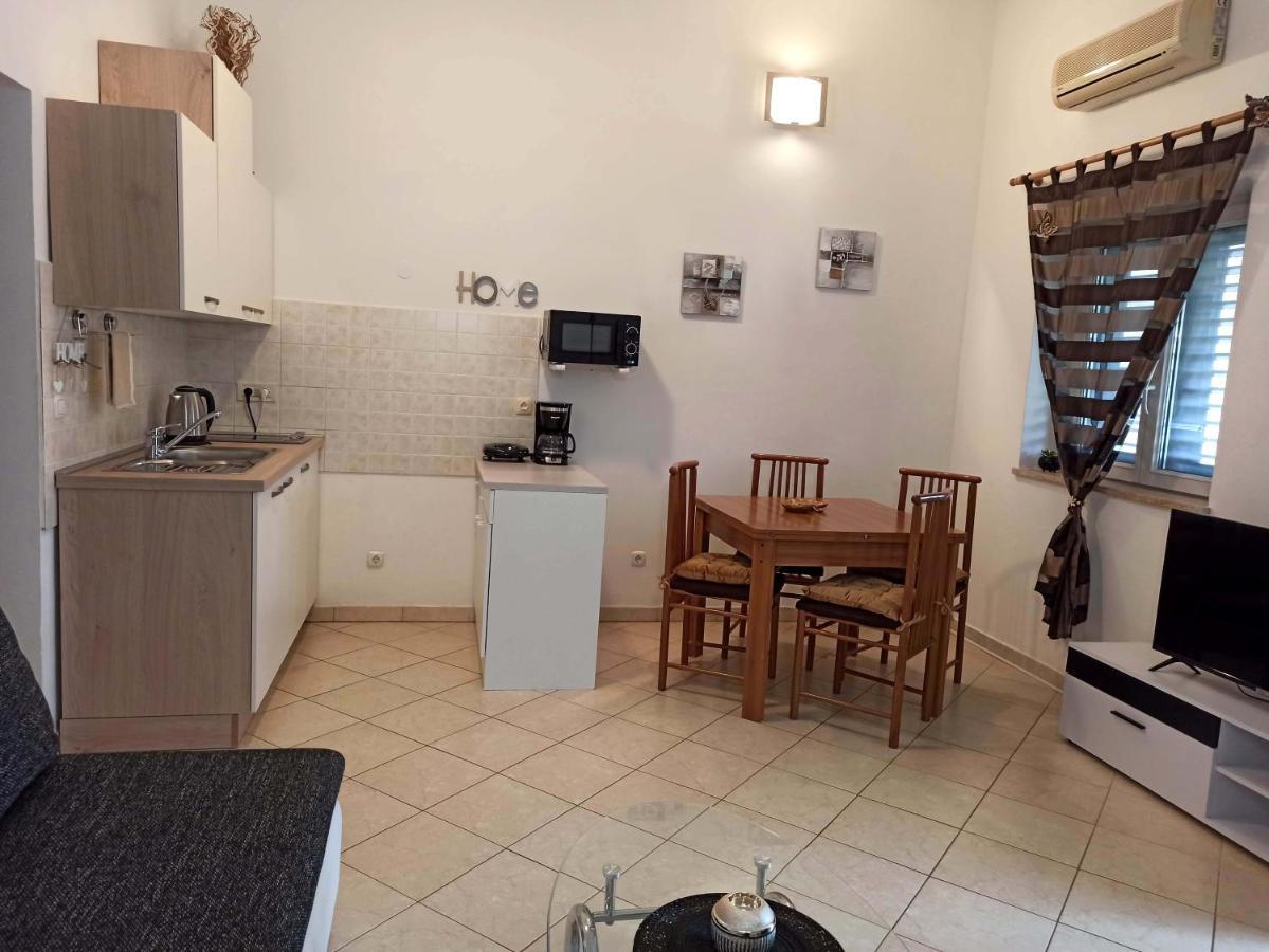 Apartman Dora PUY Exterior foto