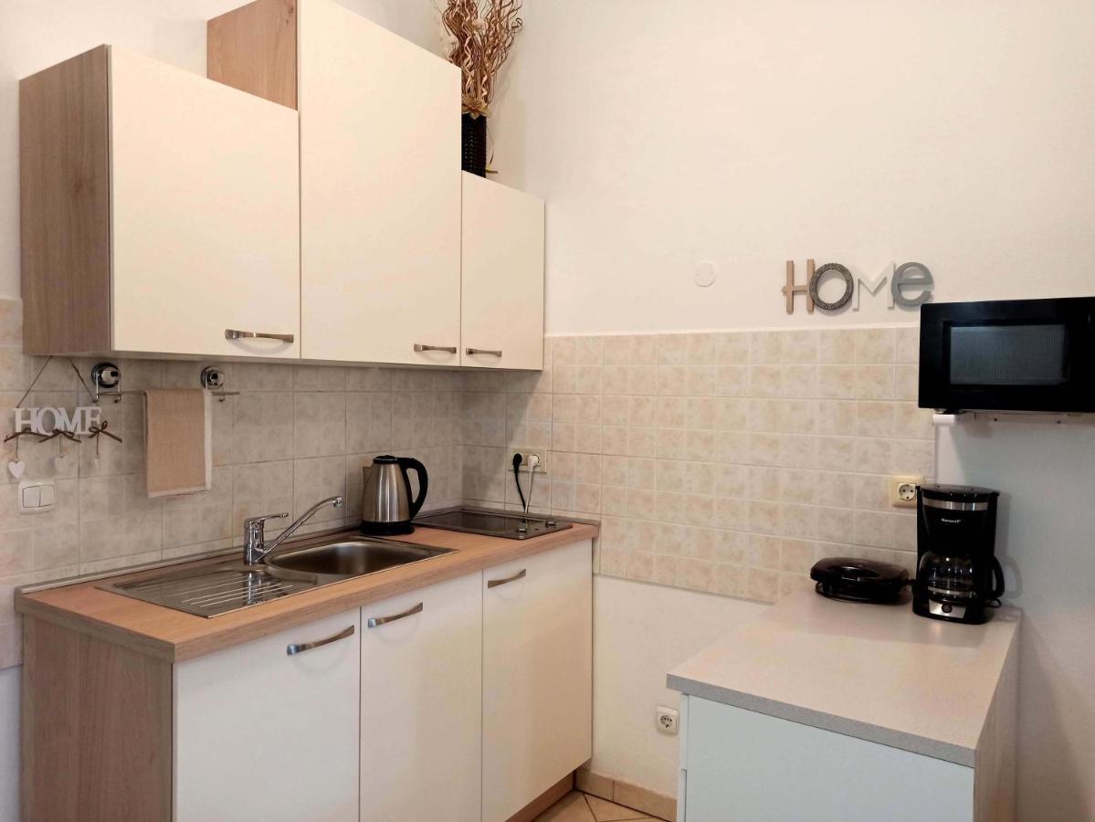 Apartman Dora PUY Exterior foto