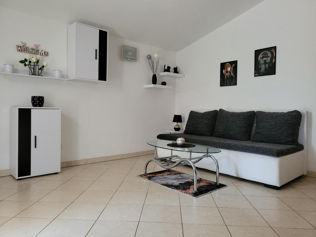 Apartman Dora PUY Exterior foto