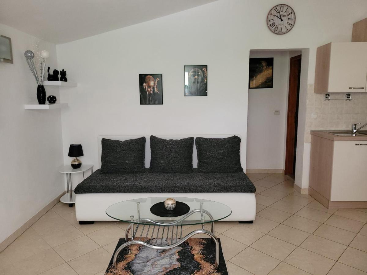 Apartman Dora PUY Exterior foto