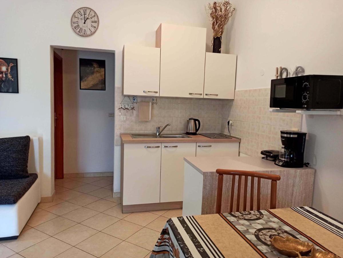 Apartman Dora PUY Exterior foto