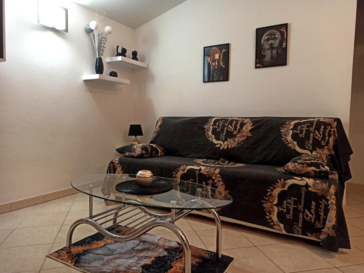 Apartman Dora PUY Exterior foto