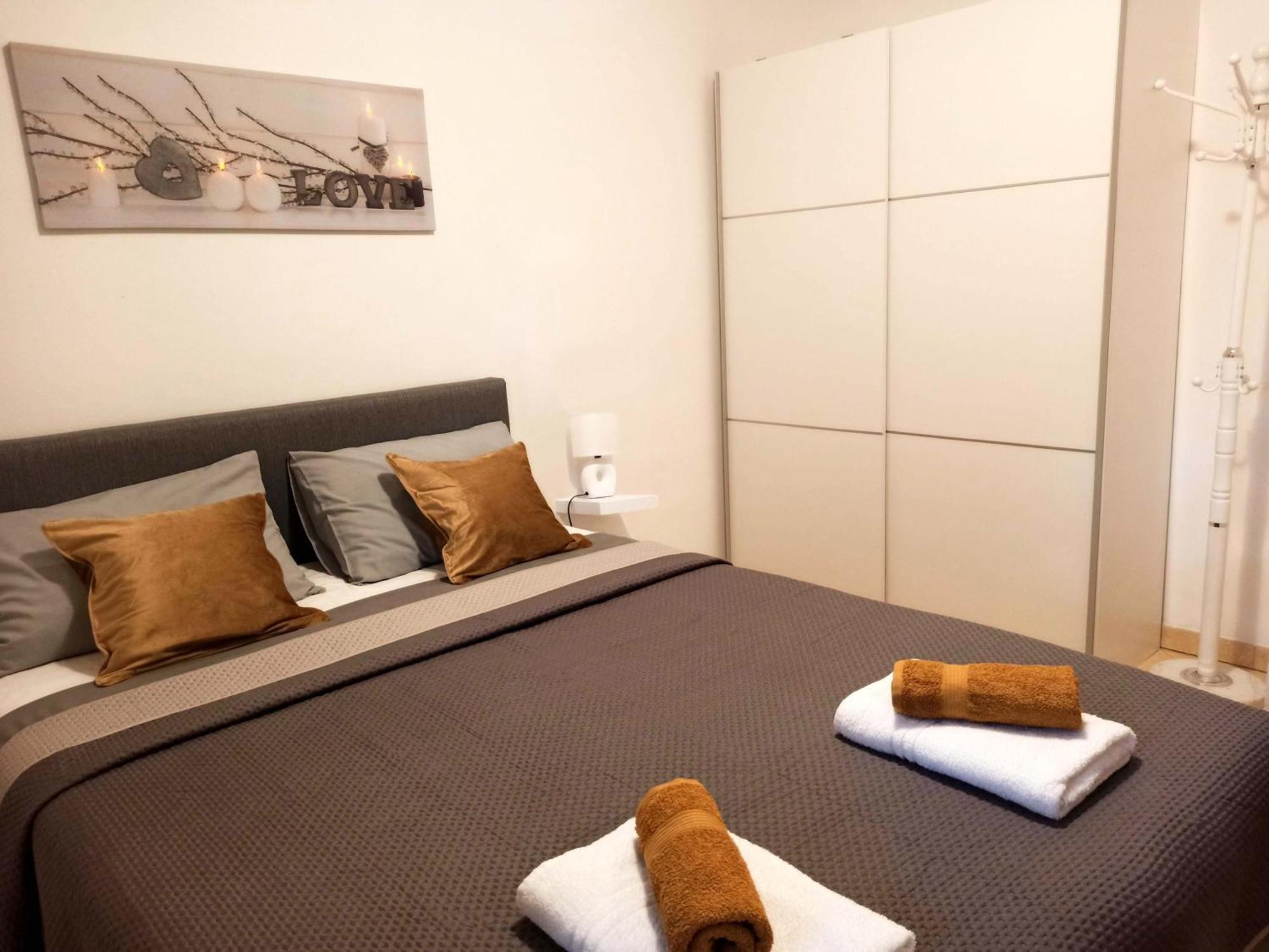 Apartman Dora PUY Exterior foto